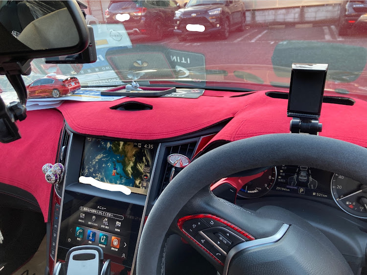 スカイラインのV37スカイライン・ダッシュボードマット・車検対応？に関するカスタム事例の投稿画像1枚目