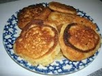 SOUTHERN CORNMEAL HOECAKES OR FRIED CORNBREAD was pinched from <a href="http://thesouthernladycooks.com/2010/07/23/southern-cornmeal-hoecakes/" target="_blank">thesouthernladycooks.com.</a>