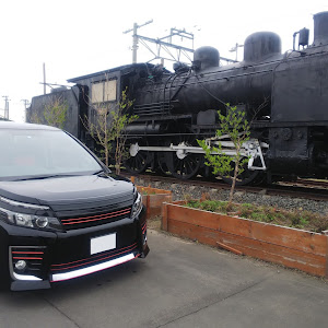 ヴォクシー ZRR85W