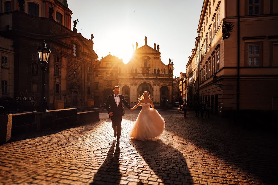 Fotógrafo de casamento Karolina Grzegorzek (karolinagrzegor). Foto de 8 de maio 2019