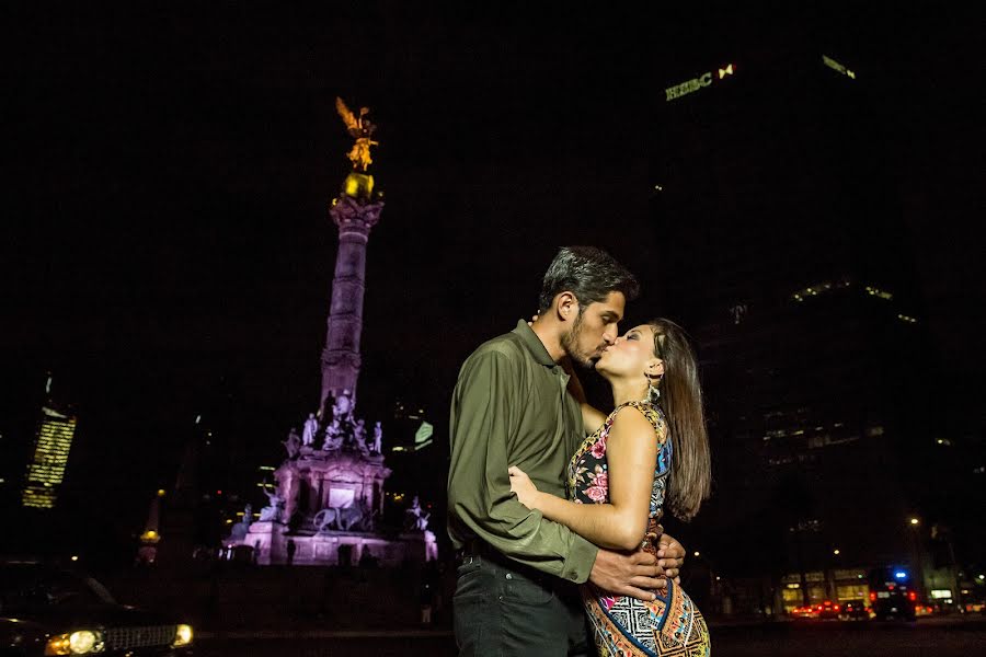 Jurufoto perkahwinan Fernando Medellin (weddingmerida). Foto pada 29 April 2017