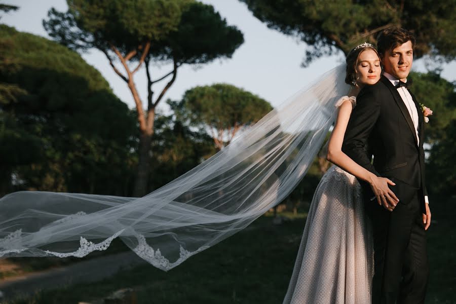 Fotógrafo de casamento Lesya Oskirko (lesichka555). Foto de 24 de janeiro 2019