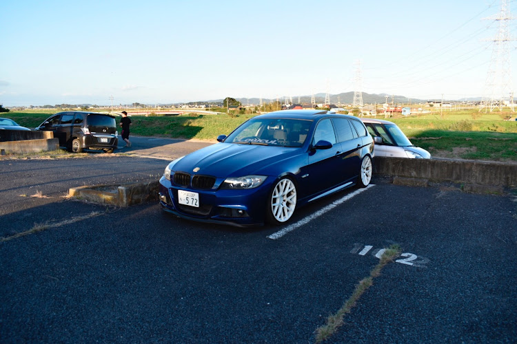 3シリーズ ツーリングのe91・bmw・DIY・19インチ・adv.1に関するカスタム事例の投稿画像1枚目