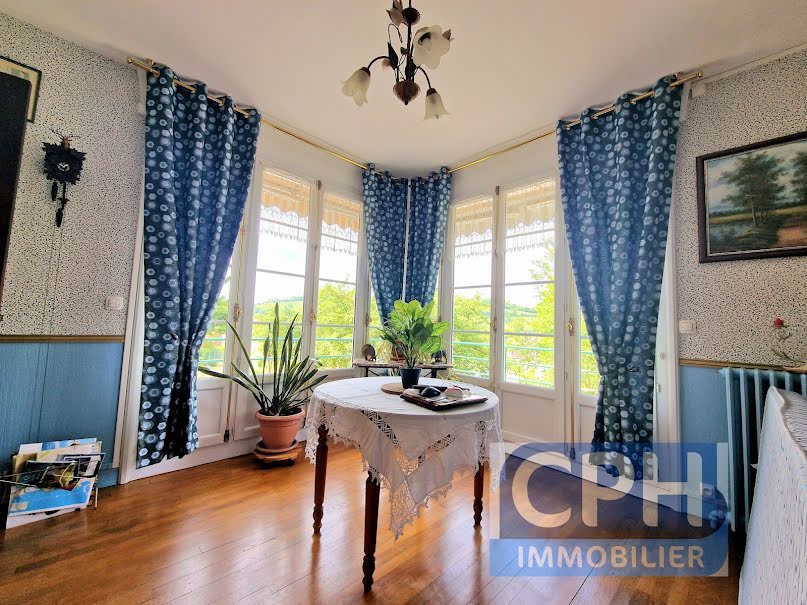Vente propriété 13 pièces 275 m² à Vimoutiers (61120), 376 200 €