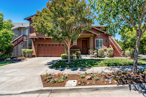 House with garden 2