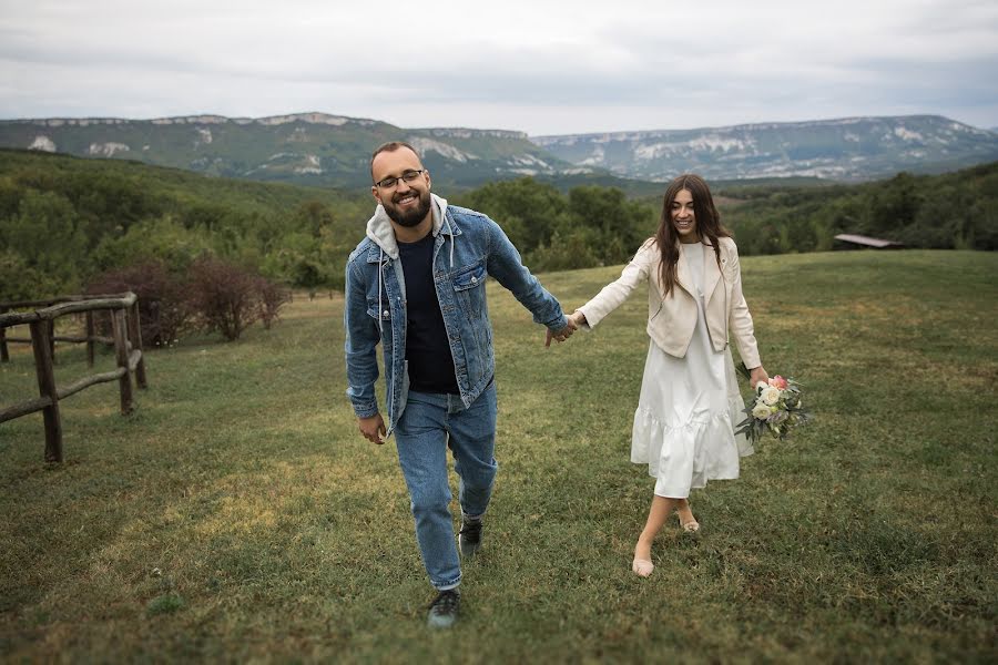 Fotografo di matrimoni Dasha Kovtun (sovushkads). Foto del 3 marzo 2020