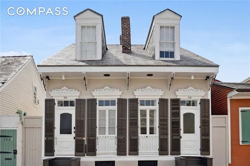 Prestige house for sale in New Orleans (United States) - Narrow house with shutters and dormer windows