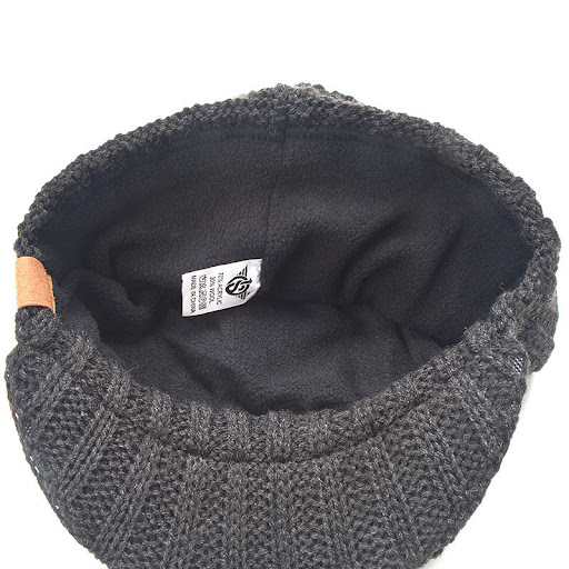 Title 6, Mens warm, thick duck tongue knitted hat offer...