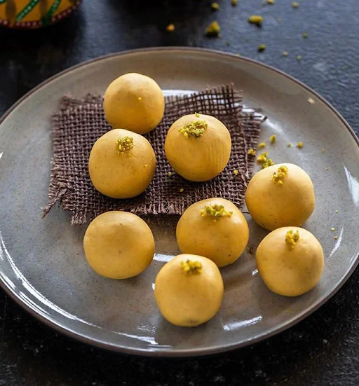 Besan Ladoo Plain ( Desi Ghee )