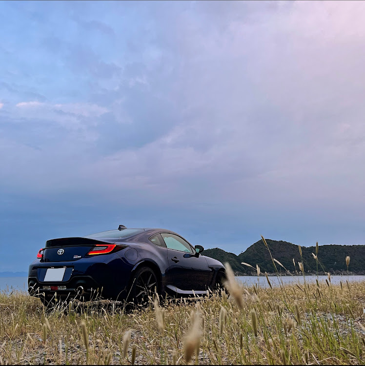 GR86のGR86・青のzn8・撮影スポット探しに関するカスタム事例の投稿画像1枚目