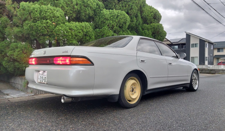 マークIIのバースト・90マークII・マークⅡ・GX90・テンパータイヤの出番！に関するカスタム事例の投稿画像1枚目