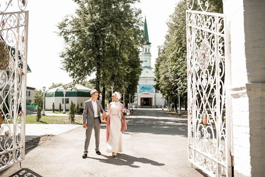 Bryllupsfotograf Antonina Sazonova (rhskjdf). Bilde av 15 juli 2023