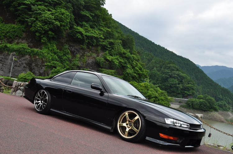 シルビアの前期と後期・シルビア保存会・NARDI・純正エアロ・梅雨の晴れ間に関するカスタム事例の投稿画像3枚目