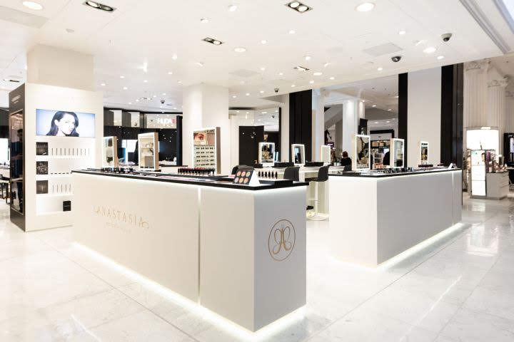 thiết kế shop mỹ phẩm Anastasia 2