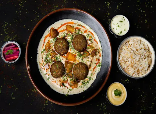 Falafel In Spicy Tahini Sauce