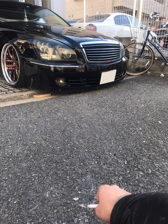 シーマの最高の時間・暖気中・タバコ・ドライブ・斜め前に関するカスタム事例の投稿画像1枚目
