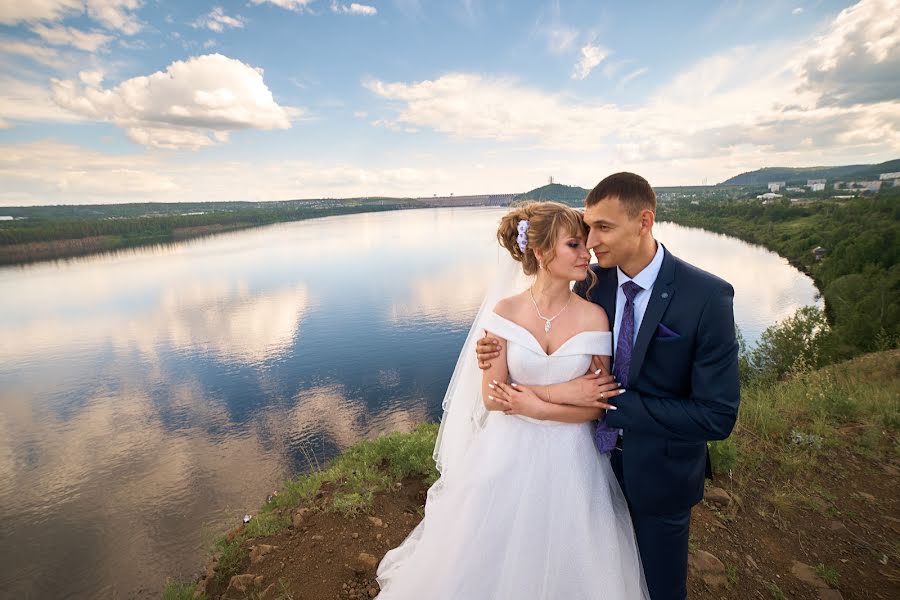 Pulmafotograaf Aleksandr Kuzmin (ilim). Foto tehtud 4 august 2019