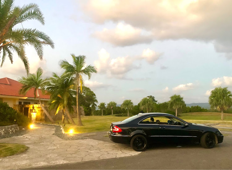CLK クーペのBMW 120i cabriolet・カーチューン500回投稿記念・Hawaiian house🌺・CTフレンズの皆さんいつもイイネ！コメントありがとうに関するカスタム事例の投稿画像3枚目
