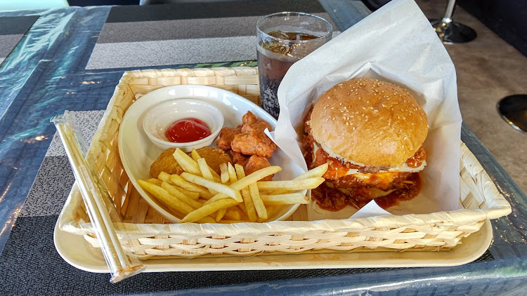 あいこんさんが投稿したcafe Rtarting grid・レギュラーチーズバーガー改に関するカスタム事例の投稿画像2枚目