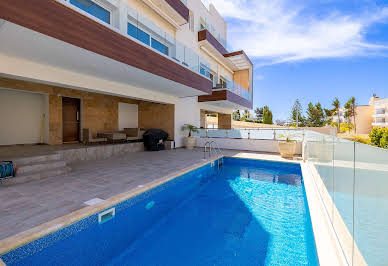 House with pool and garden 3