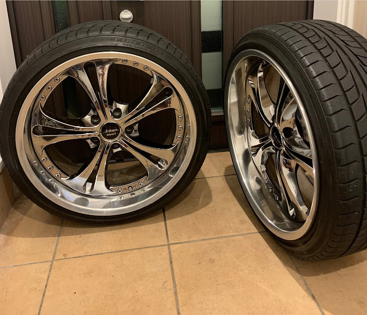 チェイサーのチェイサーJZX100・チェイサー好きと繋がりたい・ケルベロスⅡ・北海道・ホイール交換に関するカスタム事例の投稿画像3枚目