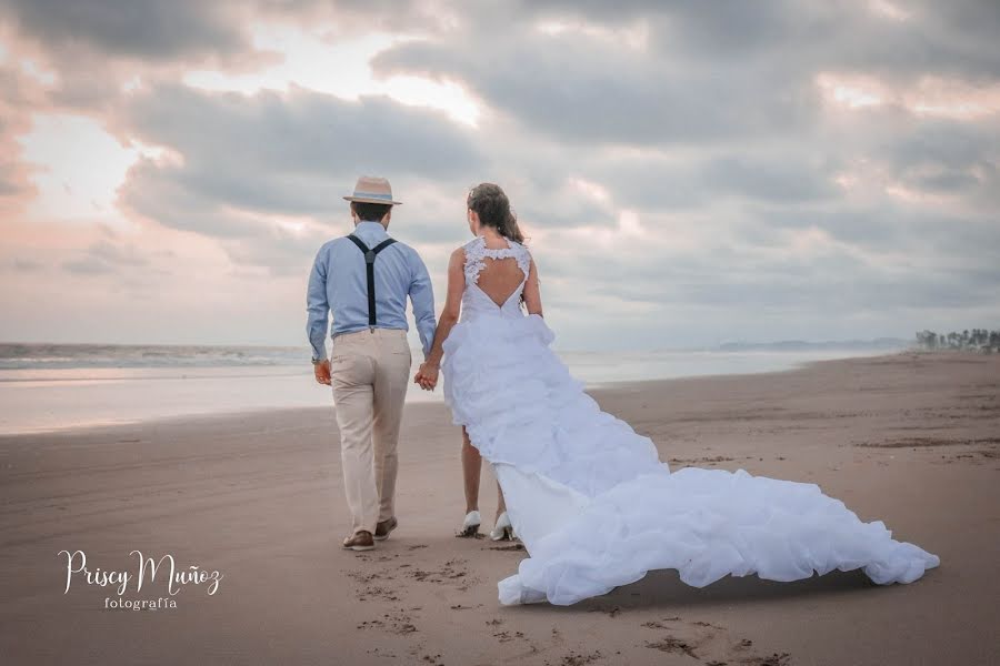 Fotógrafo de bodas Priscy Muñoz (munoz). Foto del 10 de junio 2020