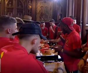 Frites et bières pour les Diables à l'Hôtel de ville : le moment de belgitude qui fait du bien !