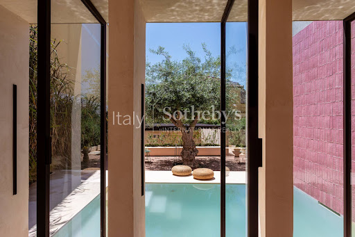 House with pool and terrace 3