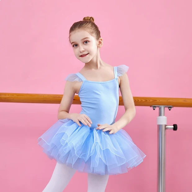 Robe de danse latine d'été à bretelles pour filles Idéale pour les cours et les spectacles de danse. Confort et style garantis.