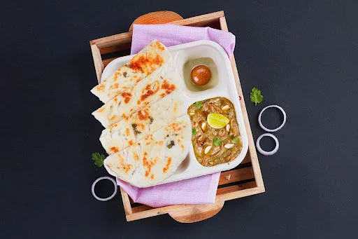 Chicken Haleem With Kulcha Lunchbox