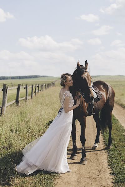 Bryllupsfotograf Yuliya Elkina (juliaelkina). Bilde av 19 august 2019