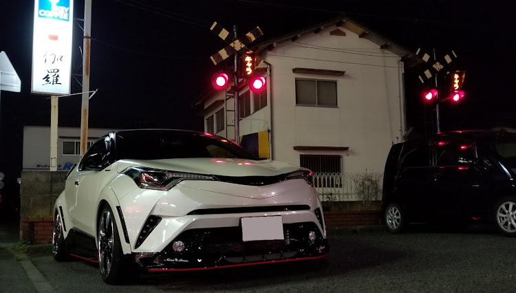 C-HRのC-HR・ドライブ・晩飯に関するカスタム事例の投稿画像1枚目