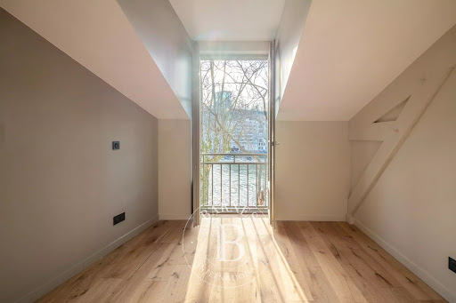 Apartment 4