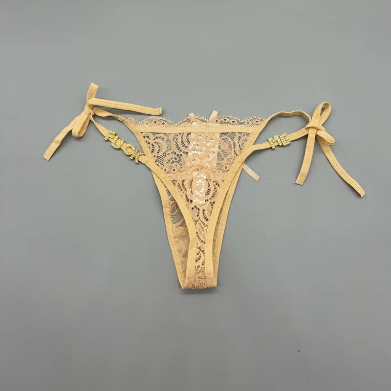 Nahtlose Damen-Spitze Tanga-Slips mit Buchstaben und Diamant-Verzierungen für Damen. Bequem und stilvoll.