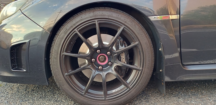 インプレッサ WRX STIのインプレッサWRXSTI・GRB・愛車の差し色に関するカスタム事例の投稿画像2枚目