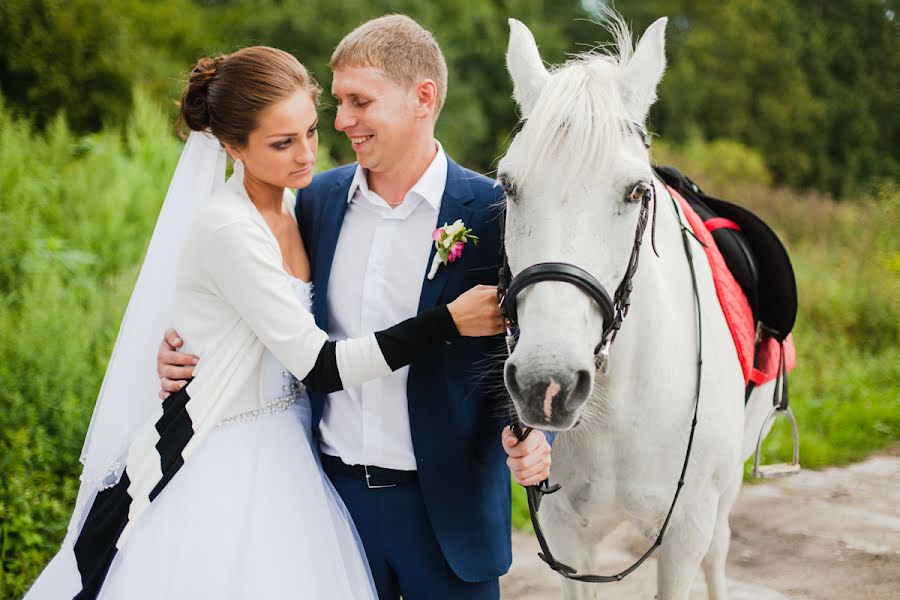 Wedding photographer Kaleriya Petrovskaya (lira192021). Photo of 20 September 2014