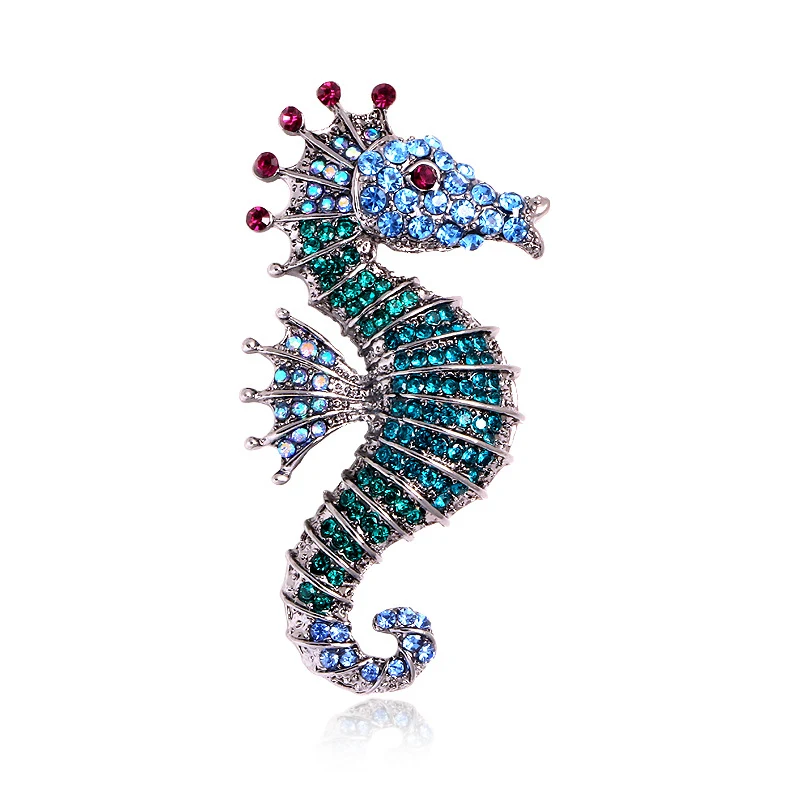 Broche de strass en forme d'hippocampe Bijou de mode étincelant Accessoire élégant pour veste ou sac Cadeau idéal pour les passionnés de la mer