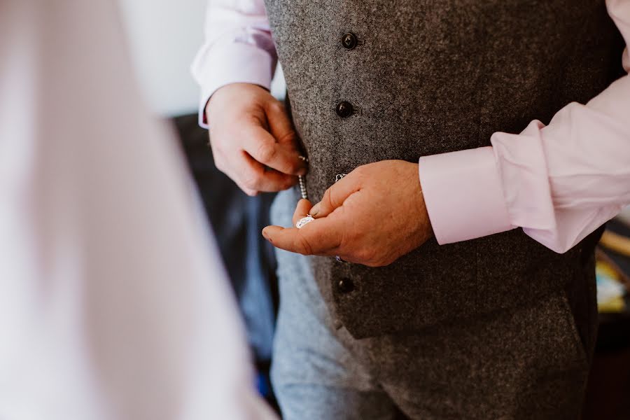 Fotografo di matrimoni Emily Buchan (threewordstory). Foto del 31 agosto 2019