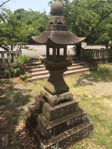 護国神社二之鳥居・献灯