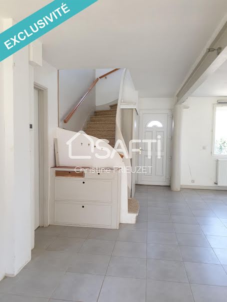 Vente maison 5 pièces 109 m² à Castres (81100), 160 000 €