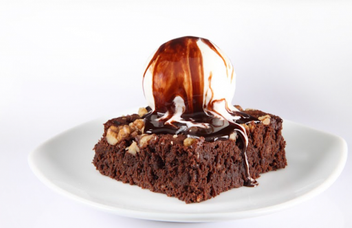 Chocolate Brownie With Ice Cream