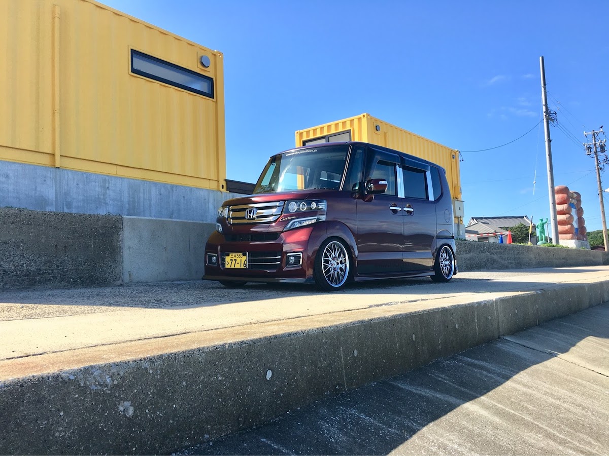 ホンダ Nボックスカスタムを華麗にカスタム By よっしー 18 06 29 この前 車高短で行けるかわからなかったぐっさん家の コンテナハウス 嫁の車で行った Cartune