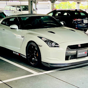 NISSAN GT-R R35