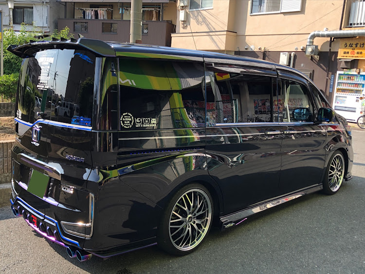 ステップワゴンの洗車&コーティング・STOKED STEP・INTENTION ZERO・グラインダータトゥー給油口・いつもイイネ&コメントありがとうございます🙇‍♂️に関するカスタム事例の投稿画像3枚目