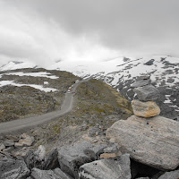 Strada di montagna norvegese di 