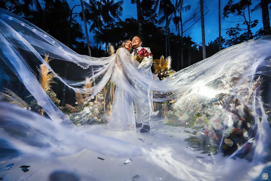 Fotógrafo de casamento Uriel Andres Solano Sanchez (andressolano90). Foto de 5 de outubro 2023