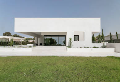 House with garden and terrace 16