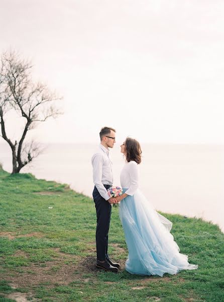 Fotógrafo de casamento Stasya Burnashova (stasyaburnashova). Foto de 20 de abril 2018