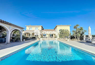 Villa with pool and terrace 10