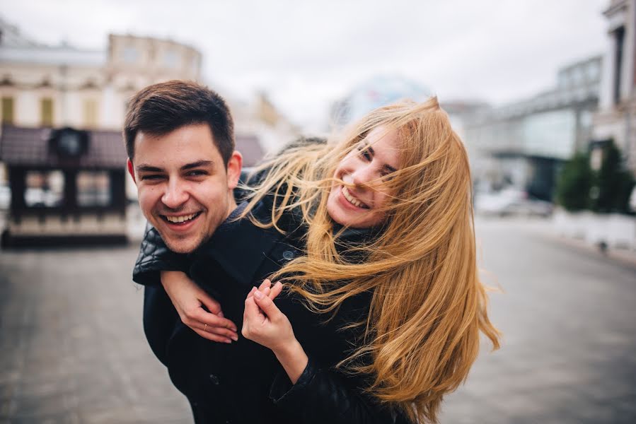 Fotógrafo de casamento Stanislav Ivanov (stasivanov). Foto de 3 de abril 2016